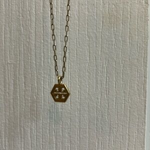 Tory Burch 16 inch Not worn pretty dainty necklace